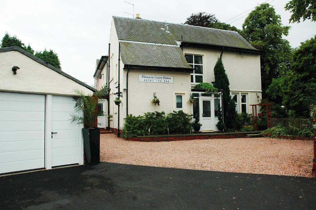 Pitreavie Guest House Dunfermline Exterior photo